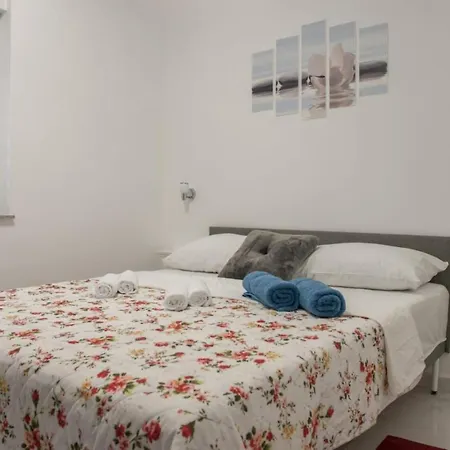 Marin D&a Apartment Zaboric