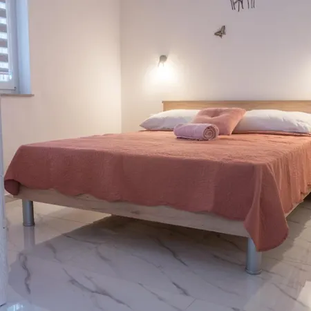 Marin D&a Apartment